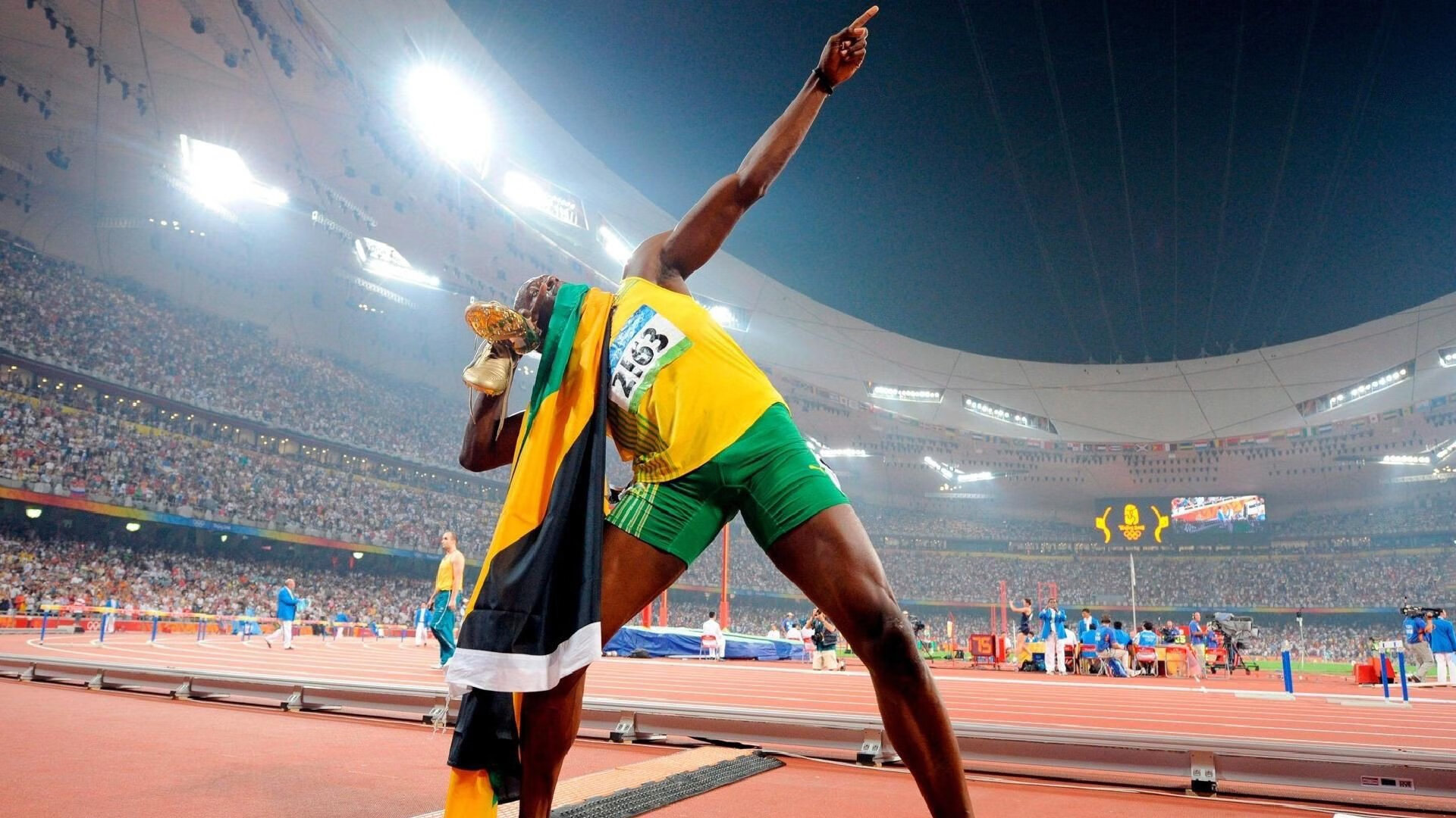 拜仁快速传切打穿对手阵型，拜仁打法叫什么